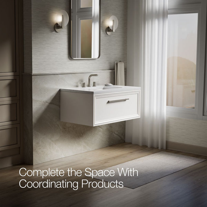 Up to 2 walls & multiple product categories visible, 2-point perspective