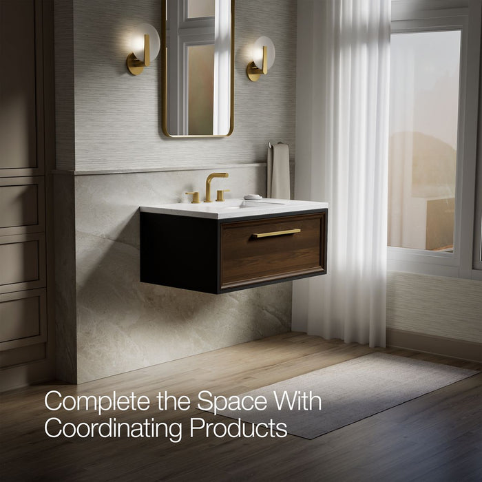 Up to 2 walls & multiple product categories visible, 2-point perspective