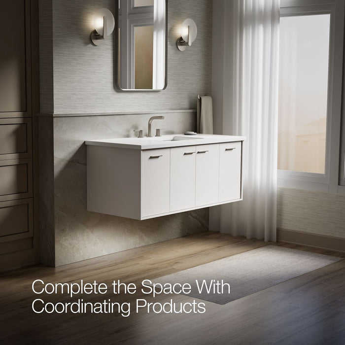 Up to 2 walls & multiple product categories visible, 2-point perspective